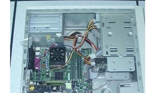 1-拆开电脑主机边上的外壳